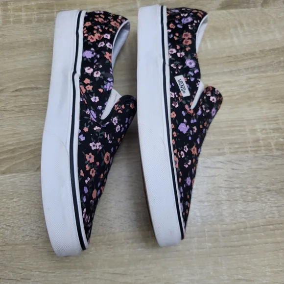 Vans Black and White Slip-On Sneakers - Picture 4 of 10